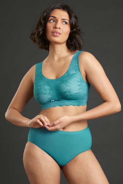 Anita Essential Lace Bralette 5400 light smaragd mit High Waist Slip Essential (separat erhältlich)